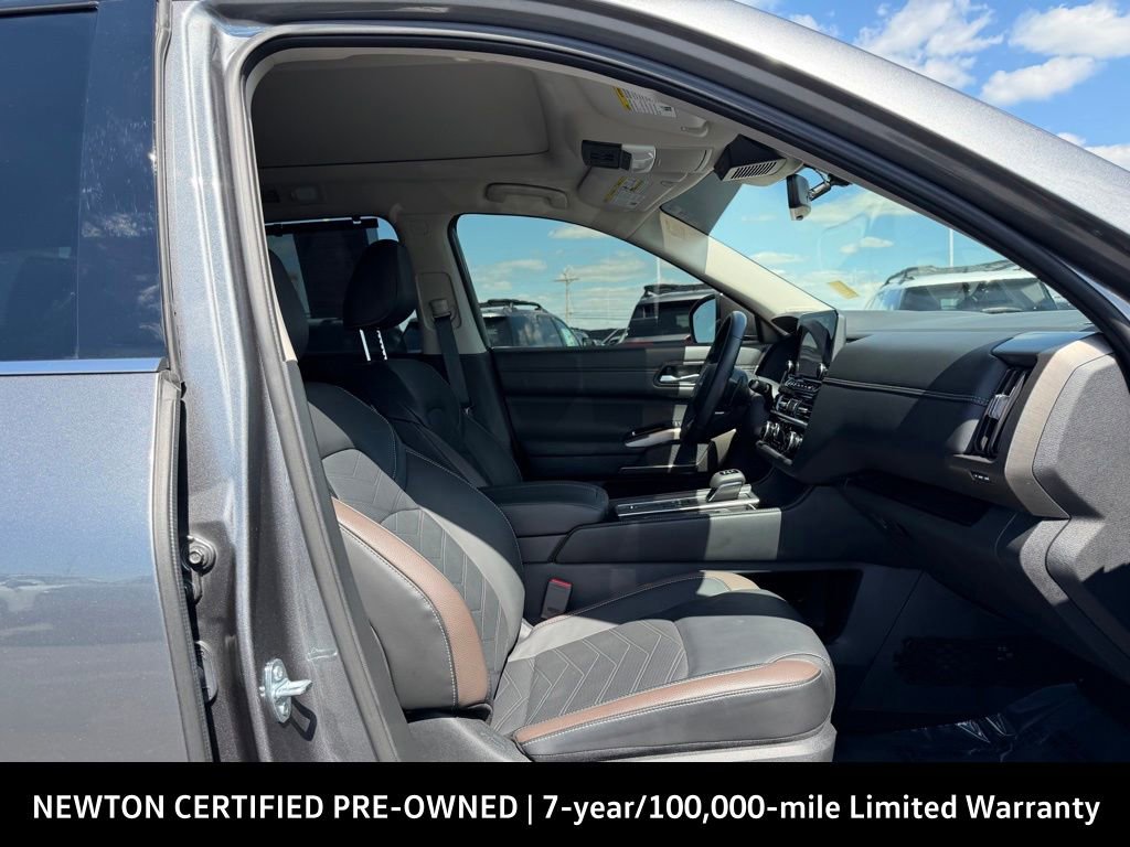 Used 2025 Nissan Pathfinder Platinum w/ Cargo Package FWD image 24
