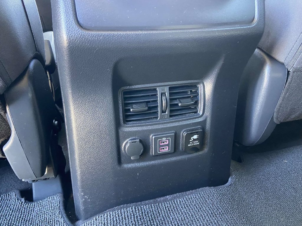 Used 2024 Nissan Titan SV w/ SV Convenience Package AWD/4WD image 13