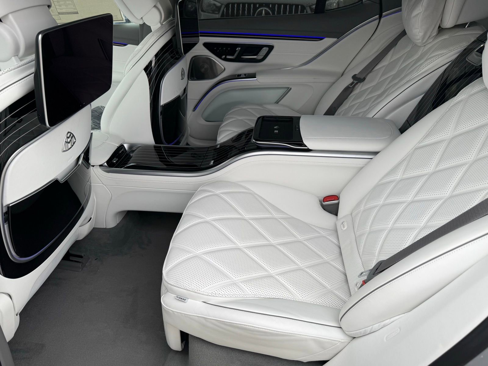 New 2025 Mercedes-Benz Maybach EQS 680 4MATIC image 28