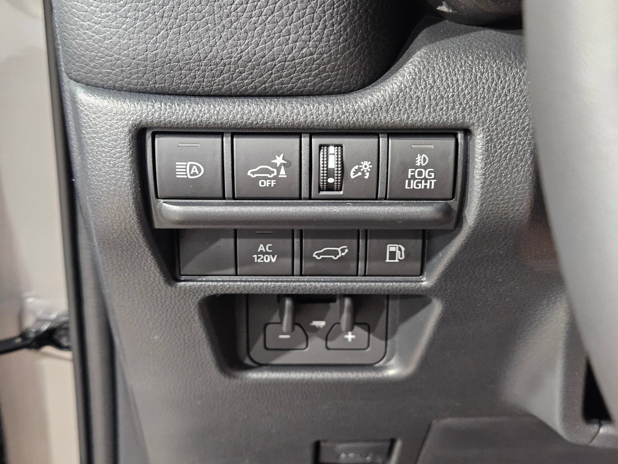 New 2027 Toyota Land Cruiser w/ Premium Package AWD/4WD image 14