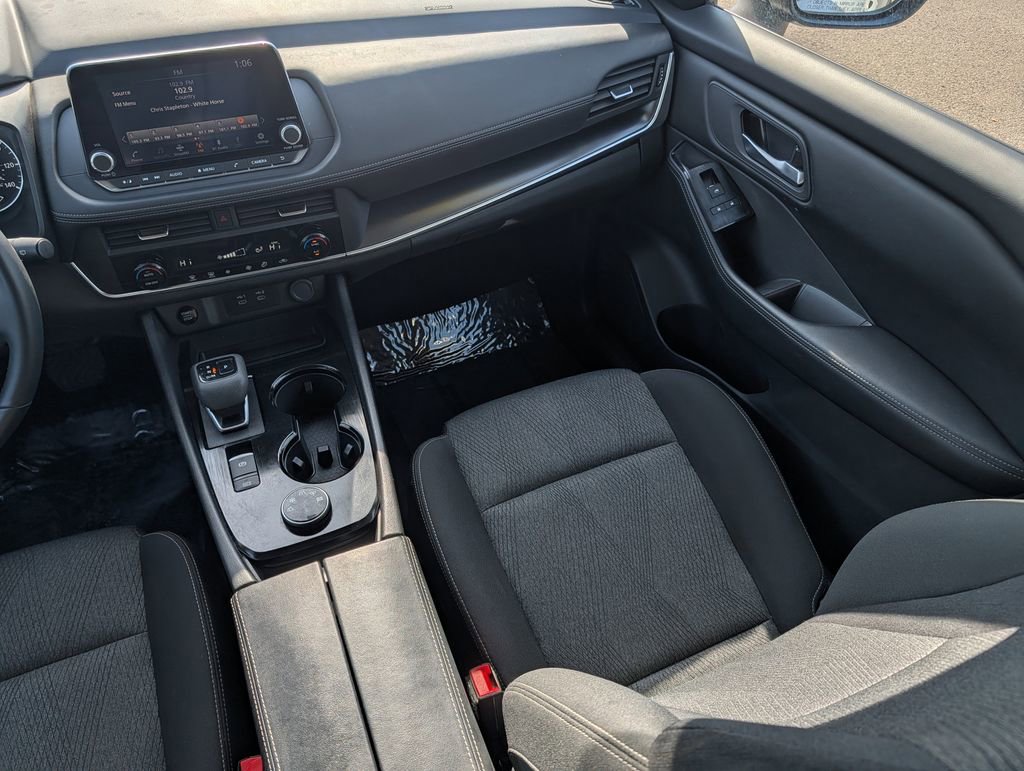 Used 2025 Nissan Rogue SV AWD/4WD image 27