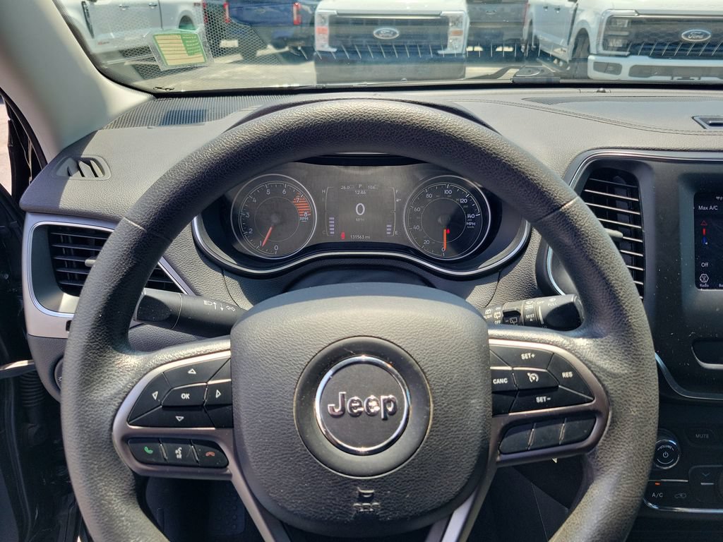 Used 2019 Jeep Cherokee Latitude w/ Popular Appearance Group FWD image 25
