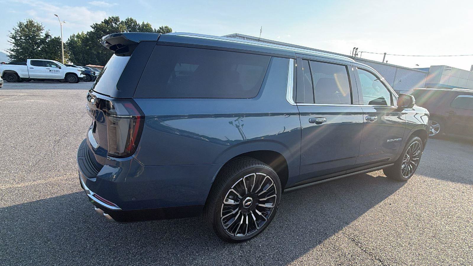 New 2026 Chevrolet Suburban High Country AWD/4WD image 9