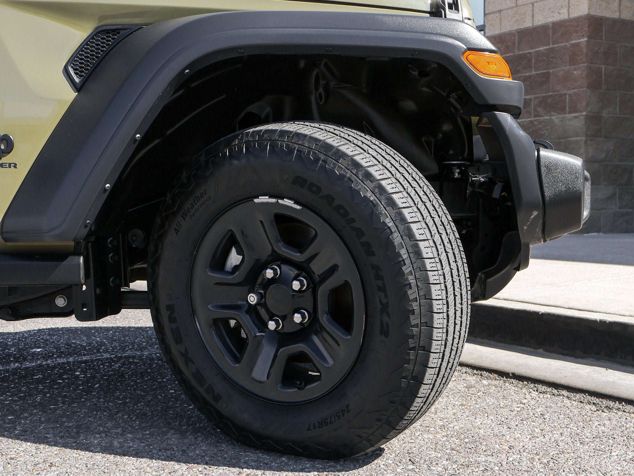 Used 2025 Jeep Wrangler Unlimited Sport AWD/4WD image 13
