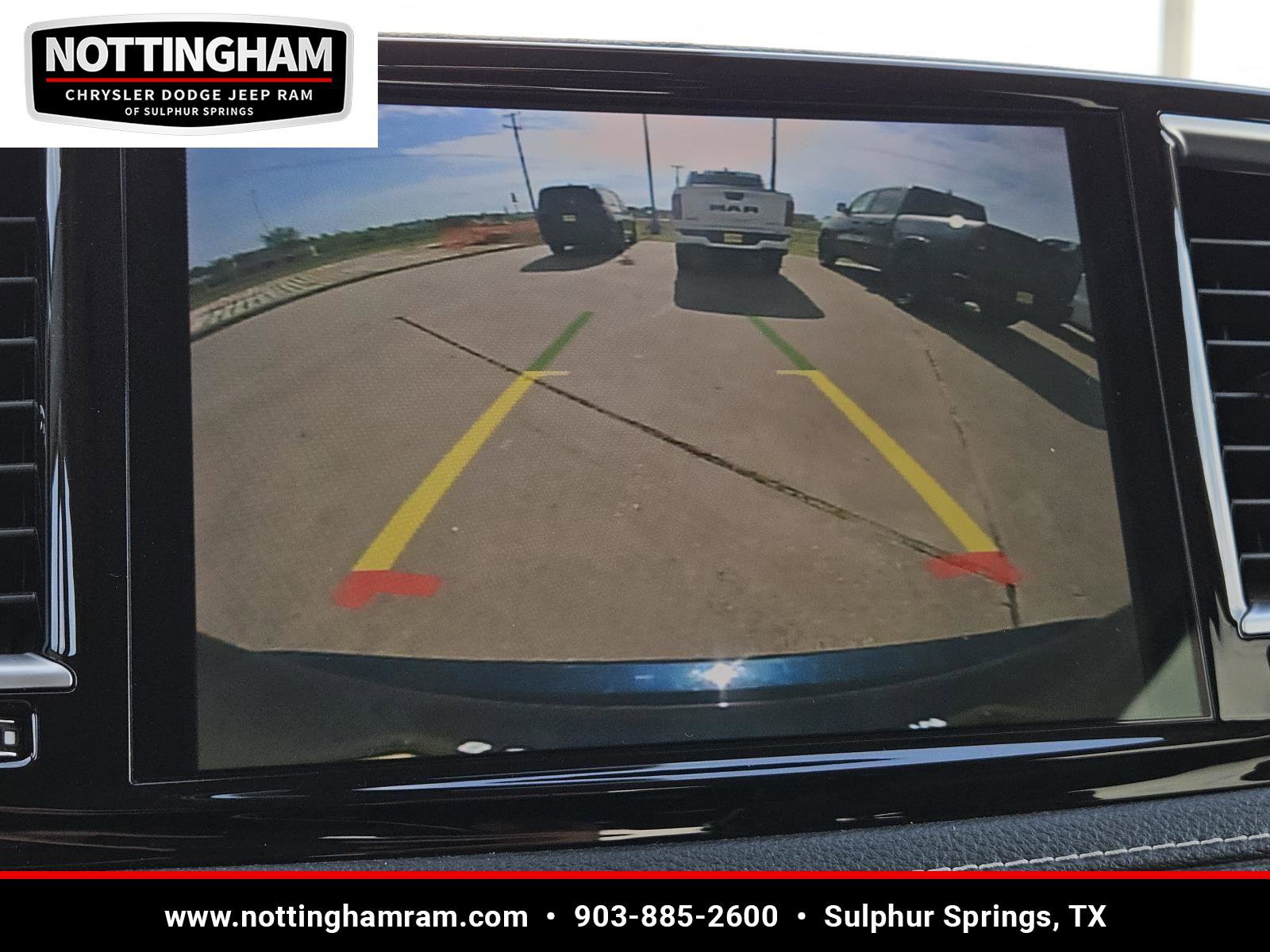 Used 2023 Chrysler Pacifica Limited image 16