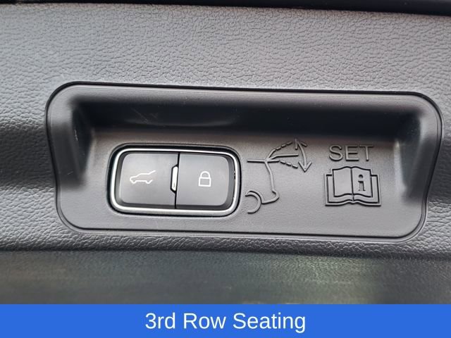 Used 2023 Ford Explorer XLT w/ Equipment Group 202A image 9