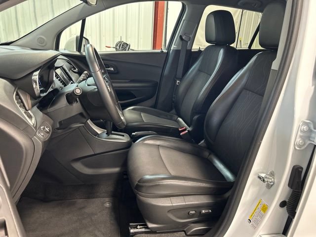 Used 2021 Chevrolet Trax LT w/ LT Convenience Package AWD/4WD image 13