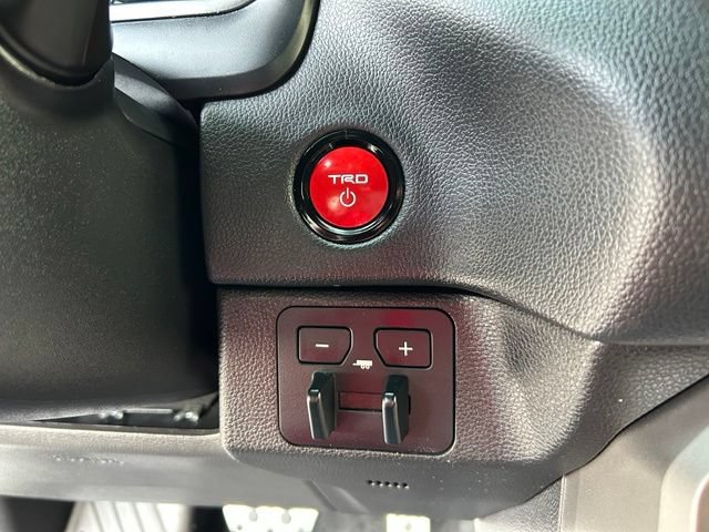 Used 2025 Toyota Tundra Limited w/ TRD Off-Road Package AWD/4WD image 29