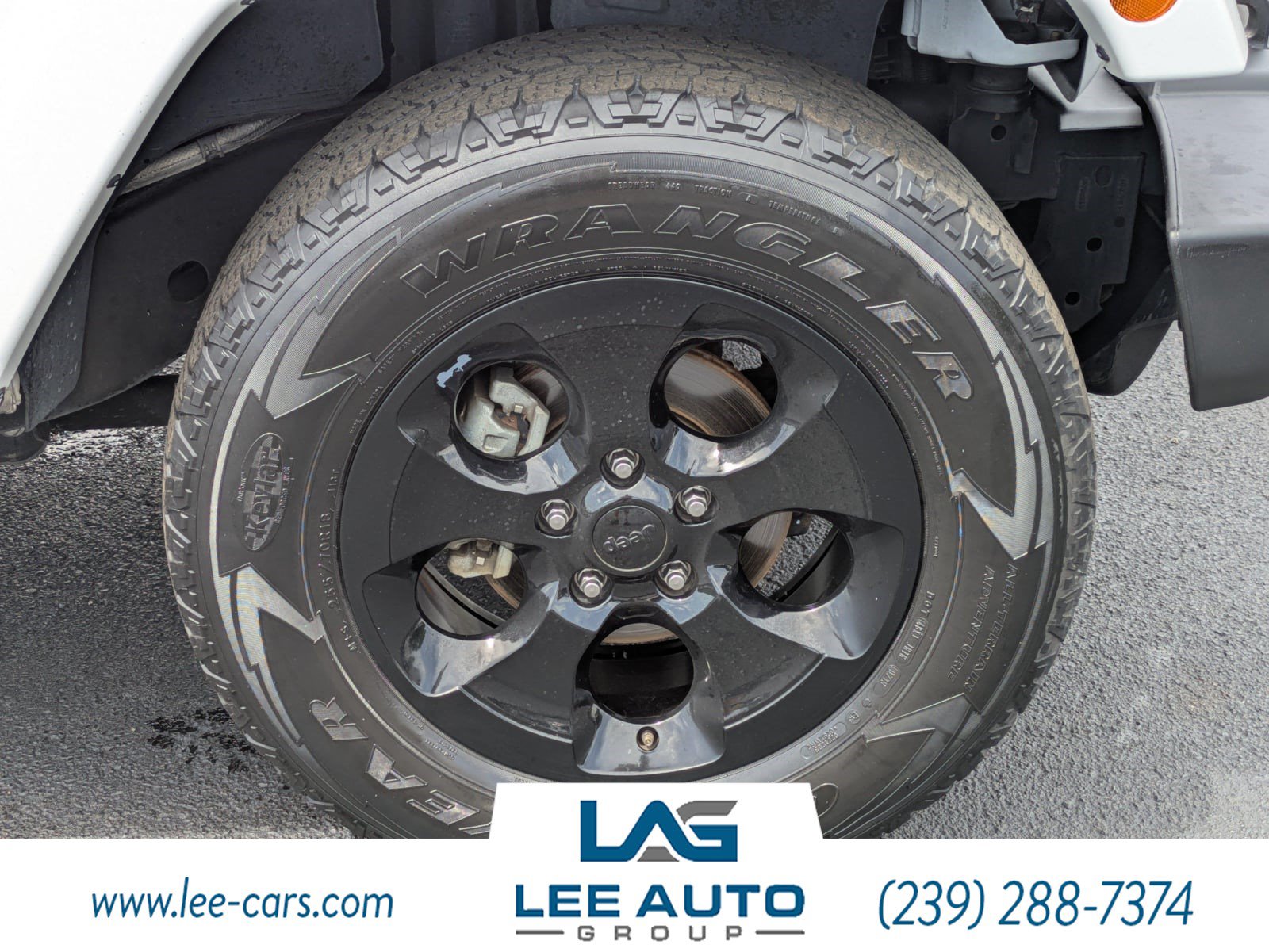 Used 2015 Jeep Wrangler Unlimited Sahara AWD/4WD image 9