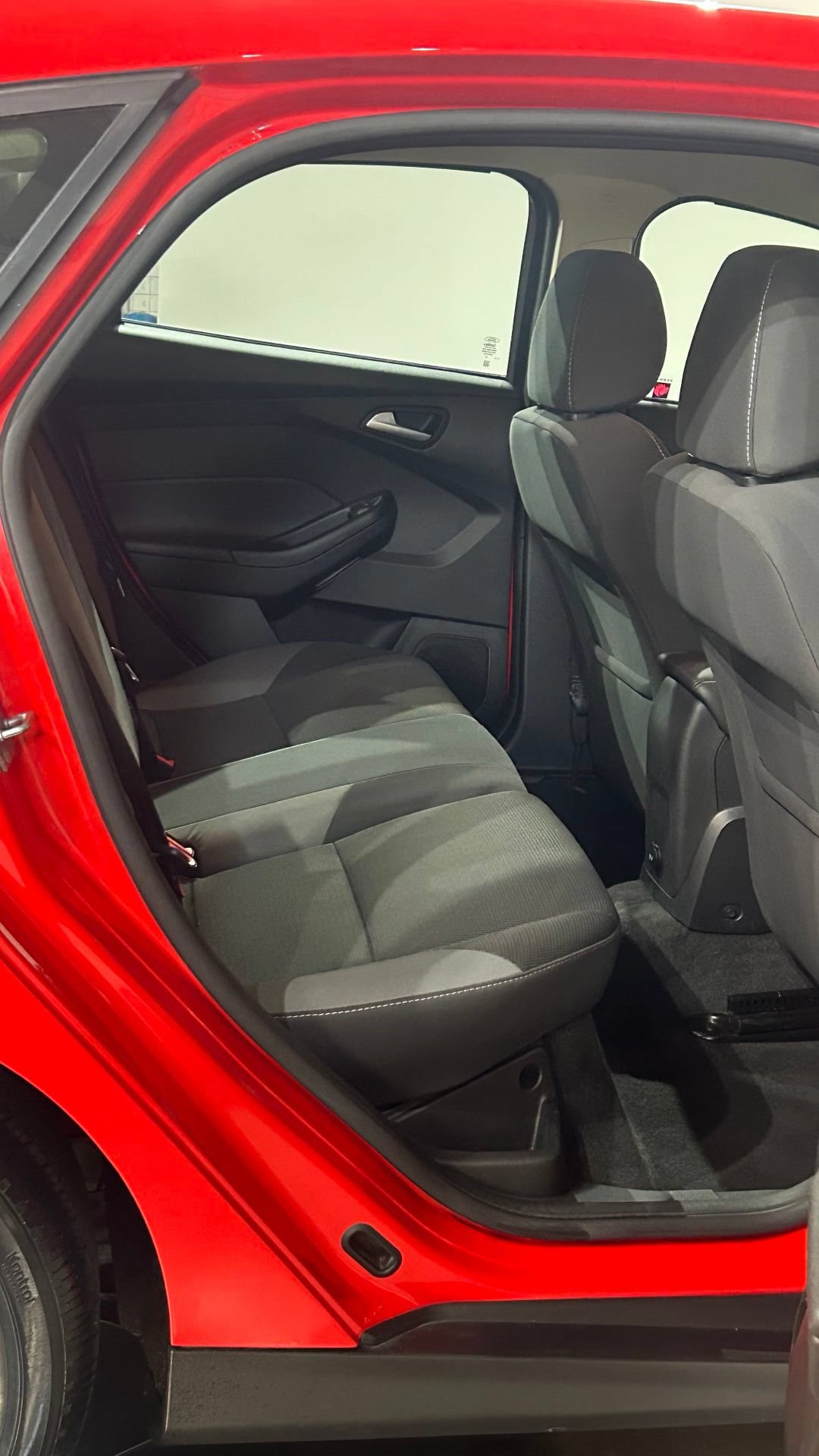 Used 2013 Ford Focus SE FWD image 50