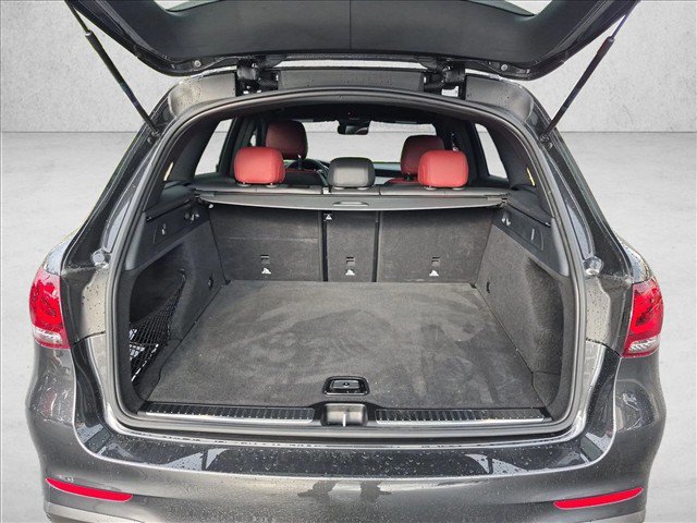 Used 2021 Mercedes-Benz GLC 300 image 6