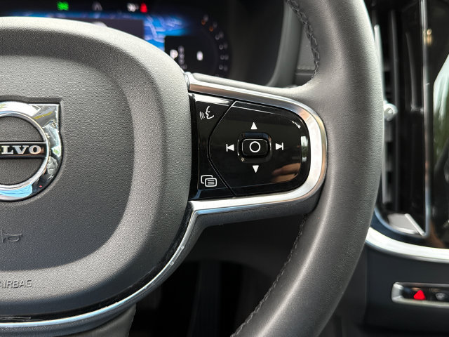 Used 2024 Volvo V60 B5 Cross Country Ultimate w/ Protection Package Premier AWD/4WD image 13