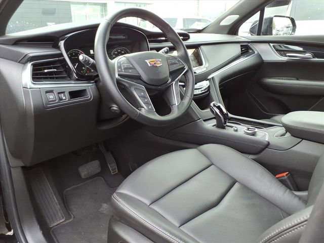 Certified 2025 Cadillac XT5 Premium Luxury image 12