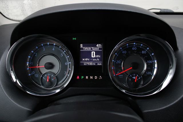 Used 2014 Chrysler Town & Country Touring-L w/ Driver Convenience Group image 7