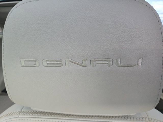 Used 2023 GMC Terrain Denali image 27