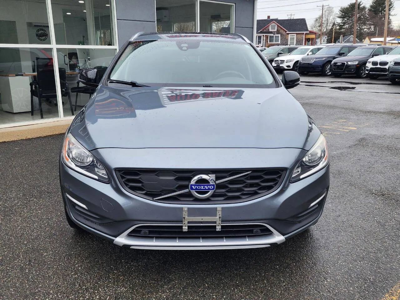Used 2018 Volvo V60 T5 Cross Country AWD/4WD image 2