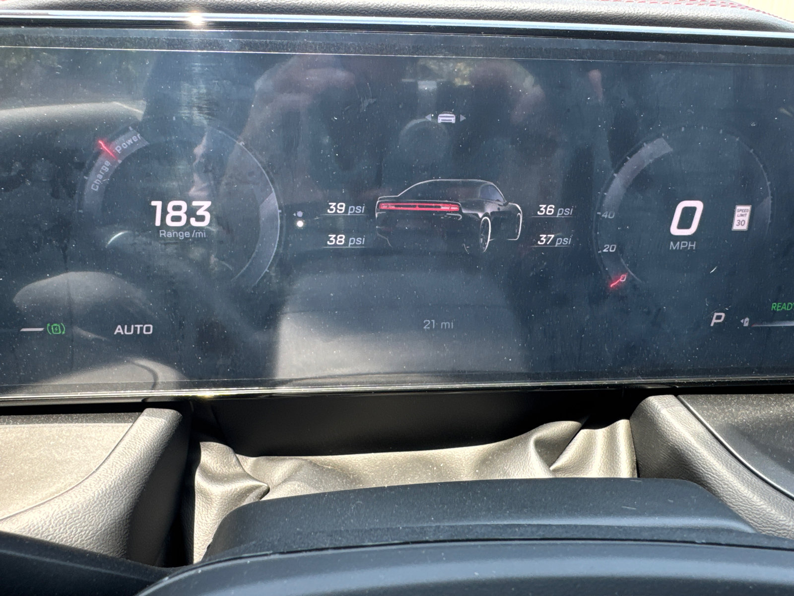 Used 2025 Dodge Charger R/T w/ Plus Group image 31