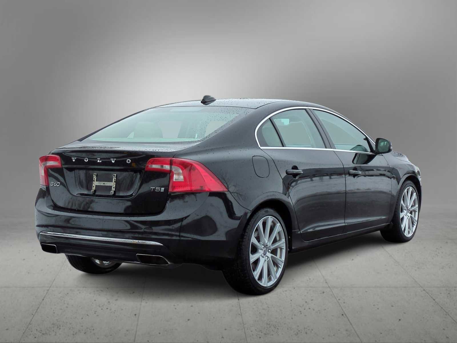 Used 2016 Volvo S60 T5 Inscription Platinum image 8