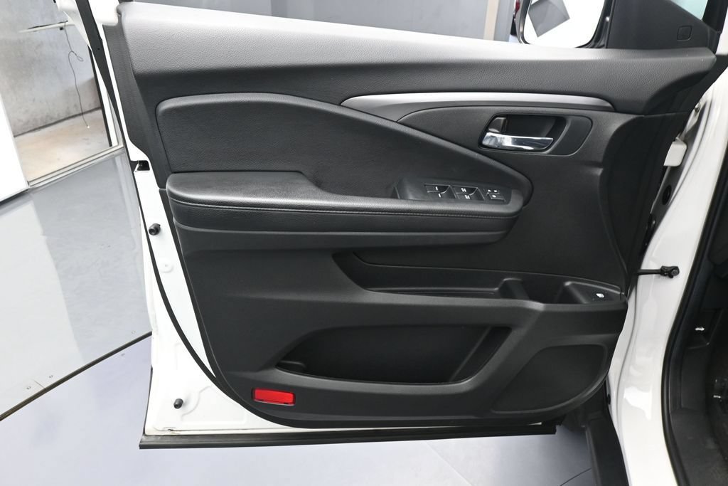 Used 2022 Honda Pilot Sport image 13