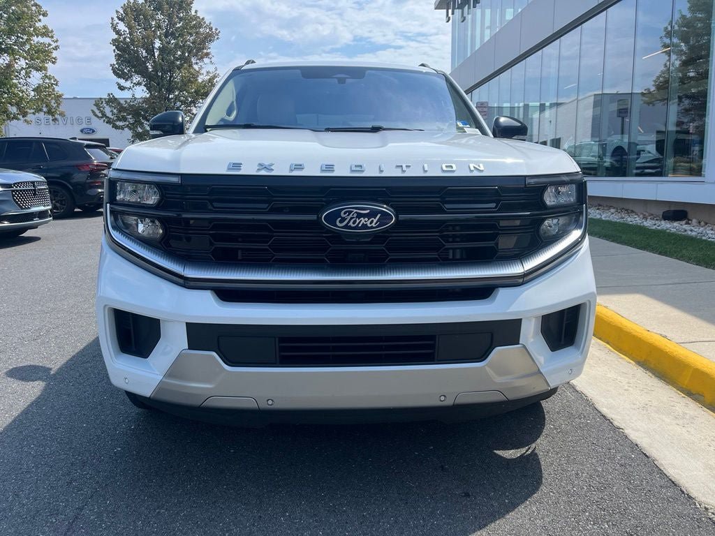 Certified 2025 Ford Expedition Platinum AWD/4WD image 2