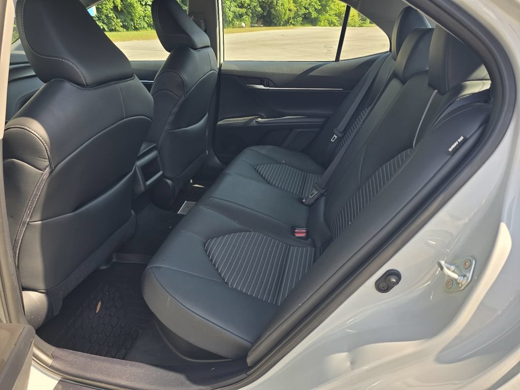 Used 2024 Toyota Camry SE FWD image 11