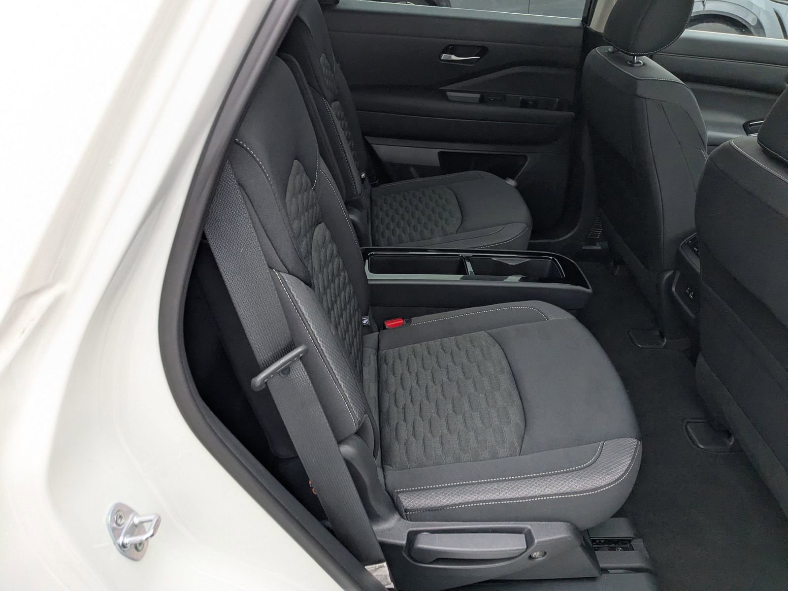 Used 2022 Nissan Pathfinder SV w/ SV Premium Package image 27