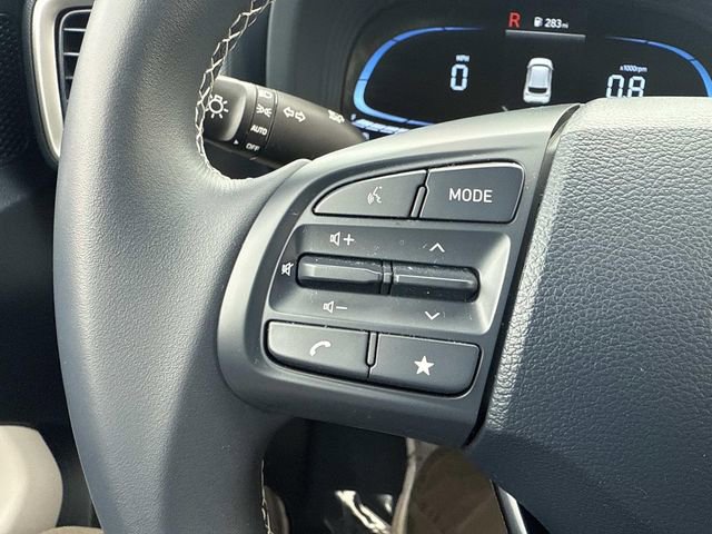 Used 2023 Hyundai Venue Limited image 29