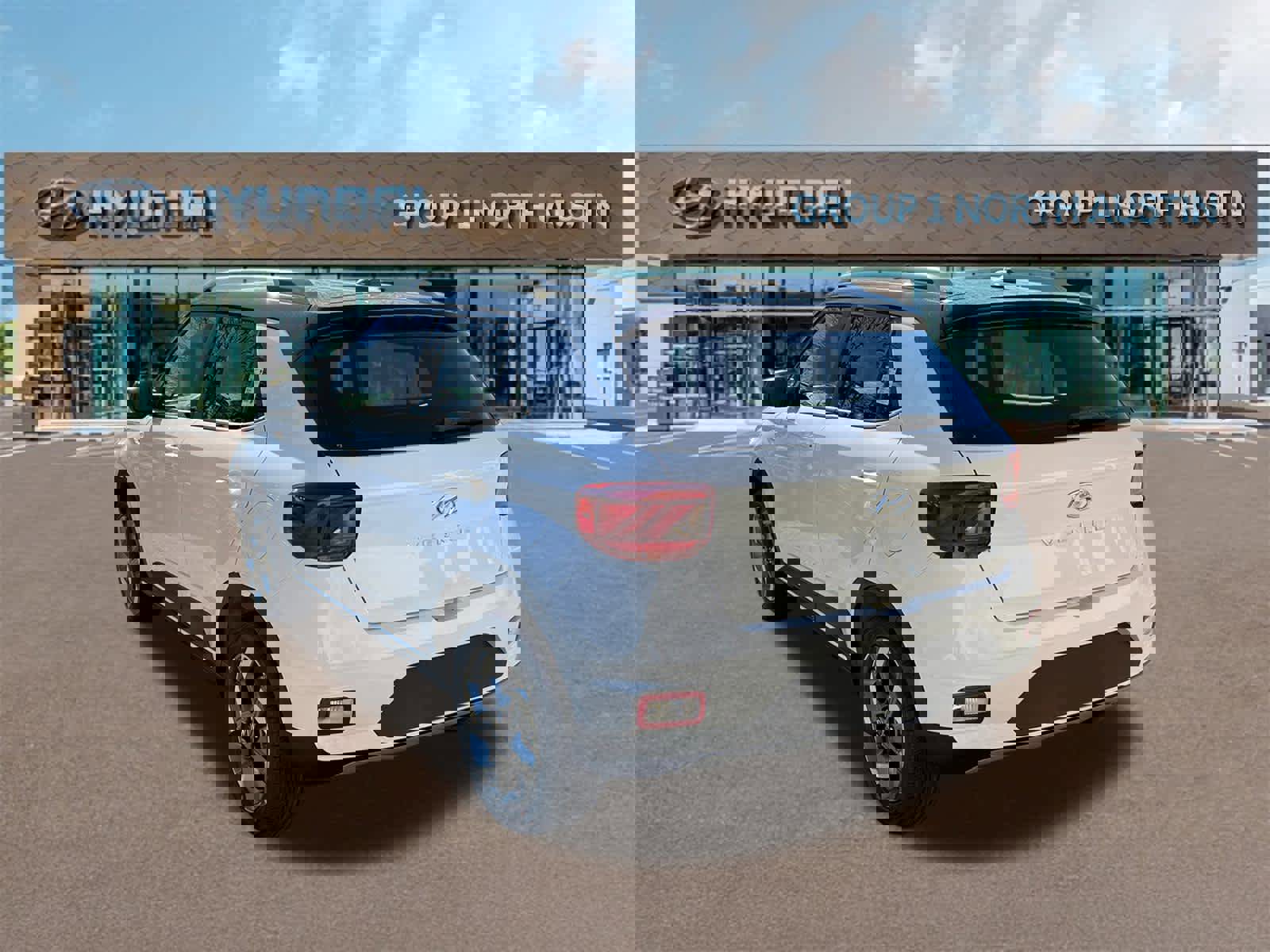 Used 2025 Hyundai Venue Limited image 7