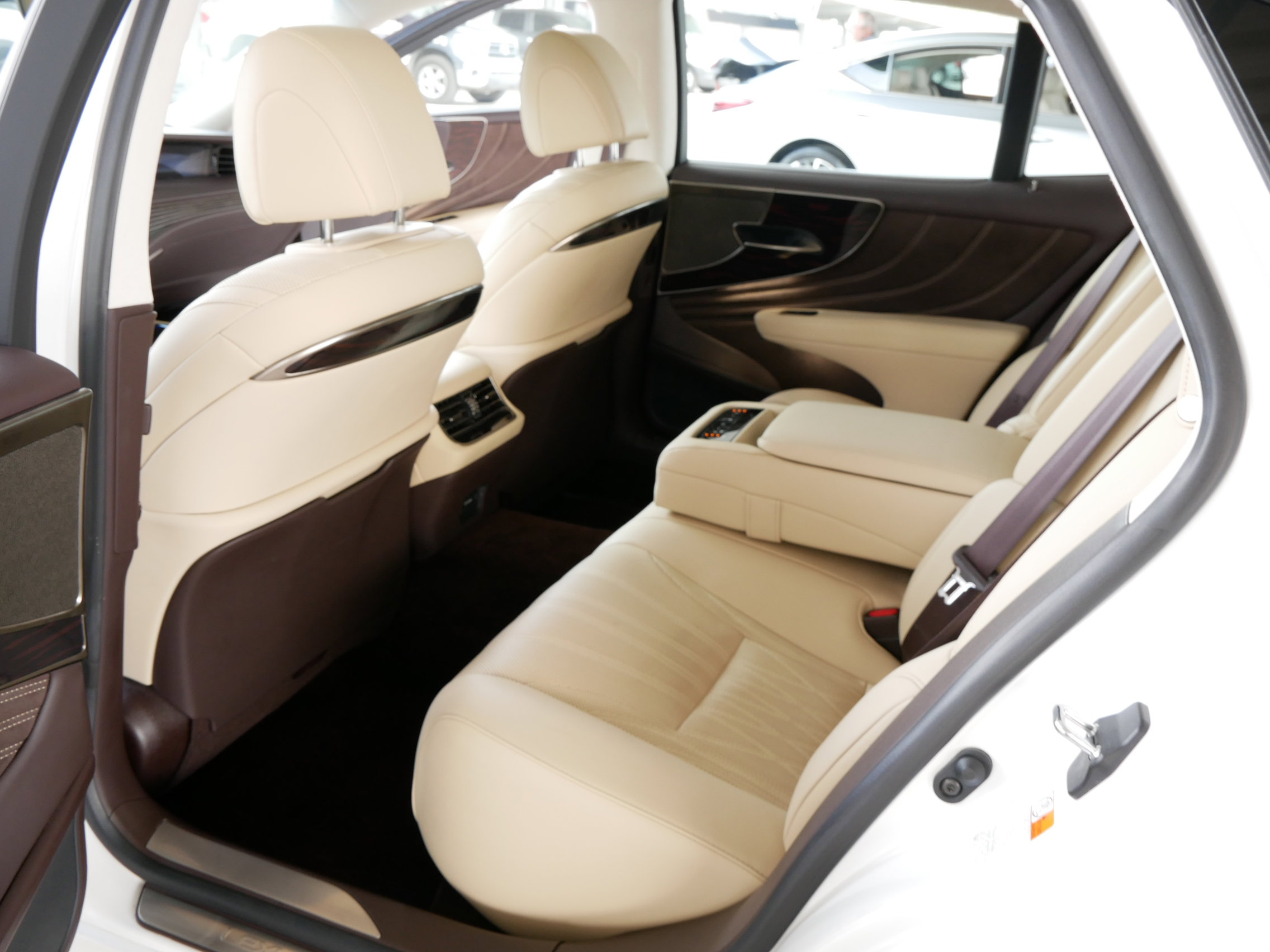 Used 2019 Lexus LS 500 AWD image 22