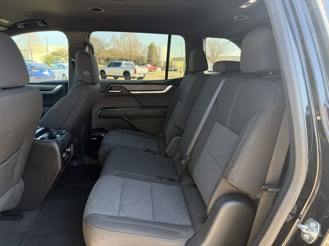 Used 2025 GMC Acadia Elevation image 28