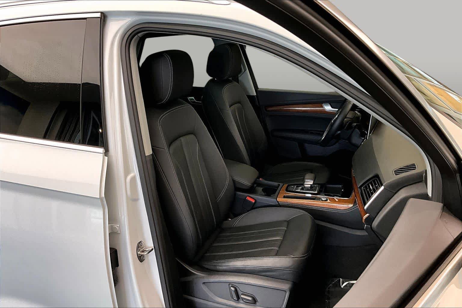 Certified 2023 Audi Q5 2.0T Premium Plus w/ Premium Plus Package AWD/4WD image 9