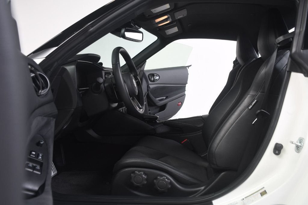 Used 2025 Nissan Z Performance w/ Floor Mat Package RWD image 28