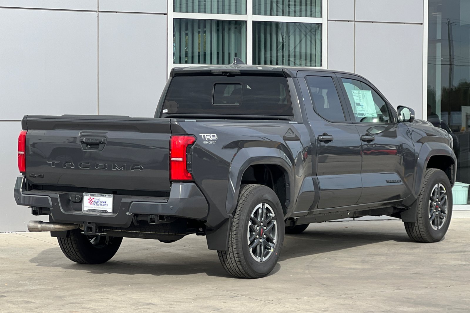 Used 2024 Toyota Tacoma TRD Sport w/ TRD Sport Premium Package AWD/4WD image 4