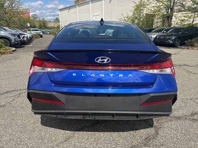 Used 2025 Hyundai Elantra Sport FWD image 18