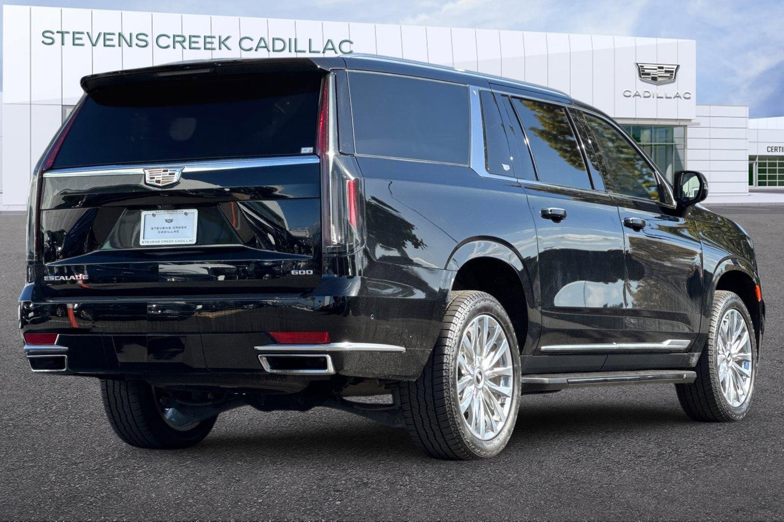 Used 2023 Cadillac Escalade ESV Premium Luxury image 3