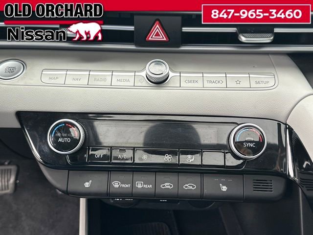 Used 2025 Hyundai Elantra Limited FWD image 18