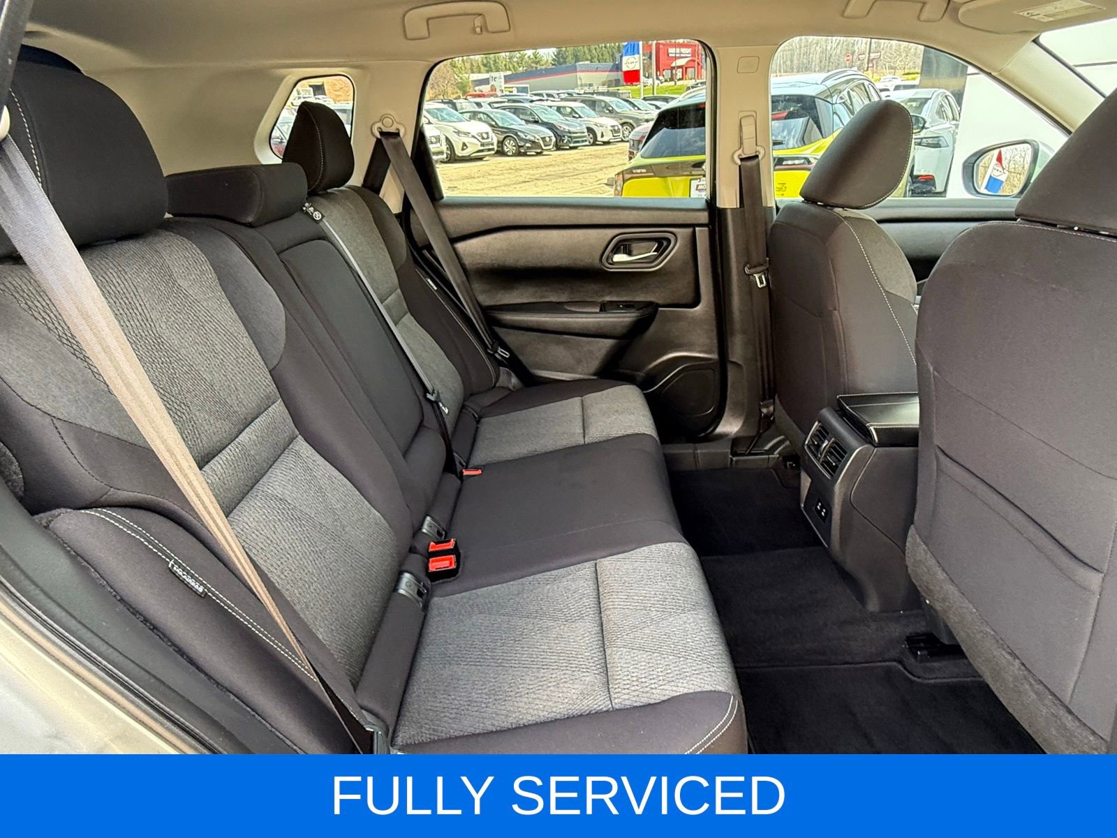 Used 2024 Nissan Rogue SV image 18