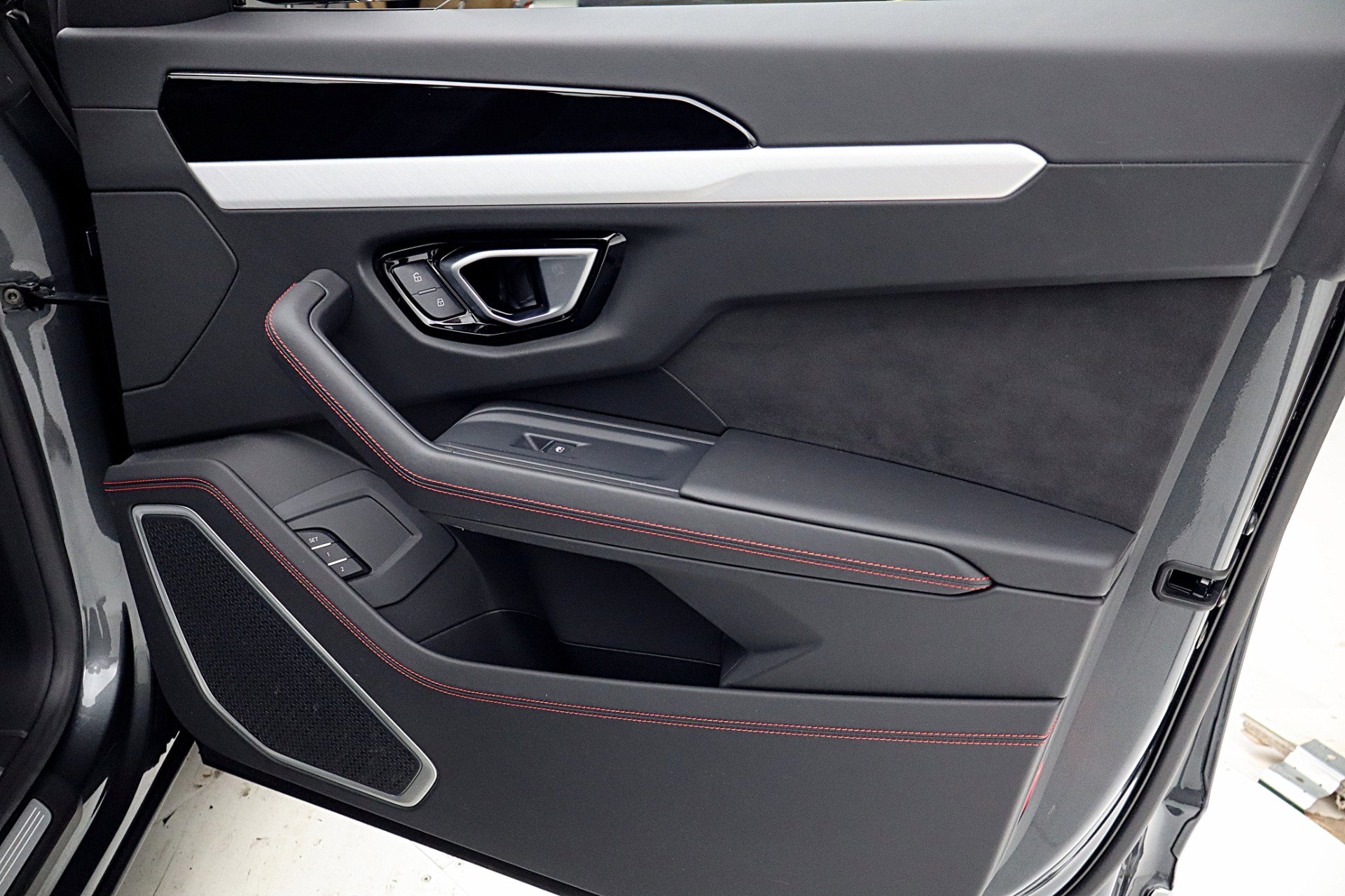 Used 2020 Lamborghini Urus image 49