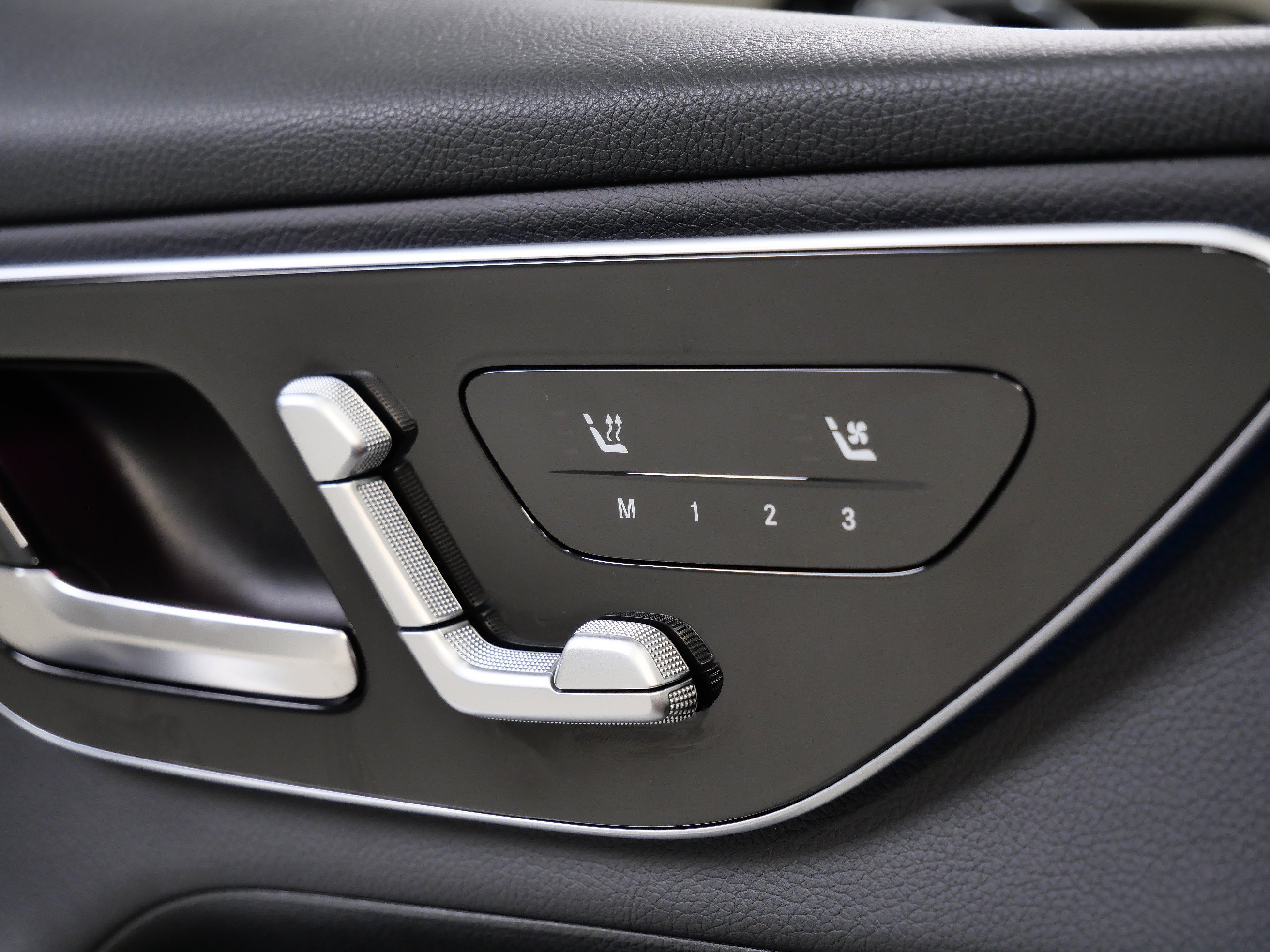 Certified 2026 Mercedes-Benz GLC 300 4MATIC image 30
