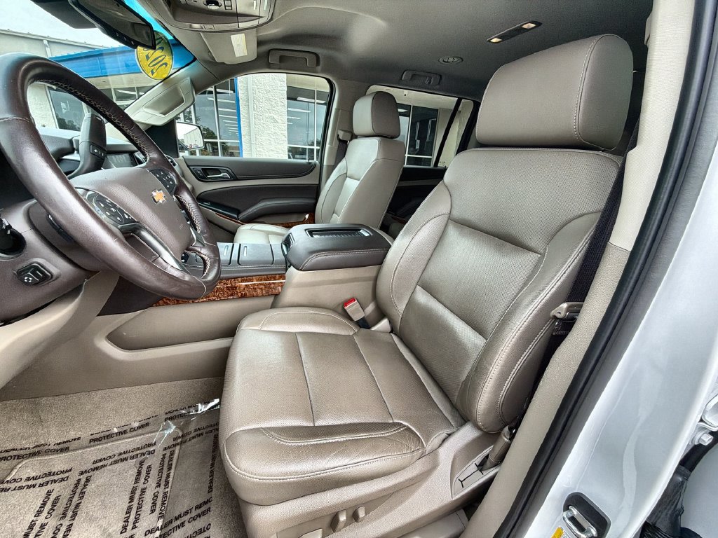 Used 2020 Chevrolet Suburban Premier w/ Max Trailering Package AWD/4WD image 13