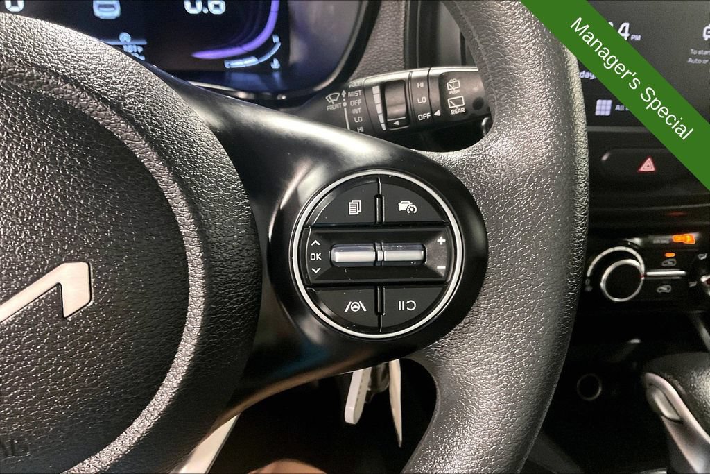 Used 2025 Kia Soul LX w/ LX Technology Package FWD image 25