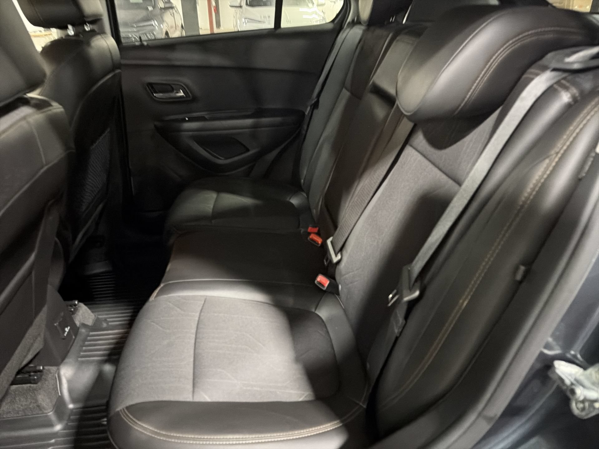 Used 2021 Chevrolet Trax LT AWD/4WD image 27