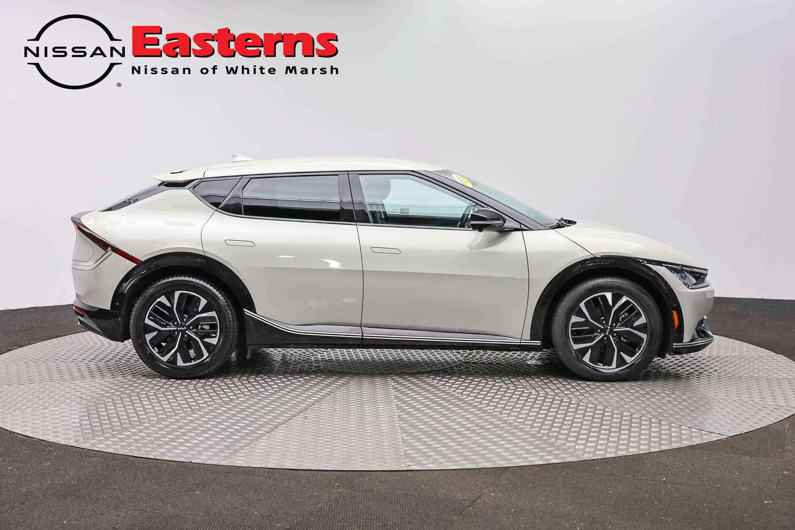 Used 2022 Kia EV6 Wind w/ Wind Technology Package AWD/4WD image 4