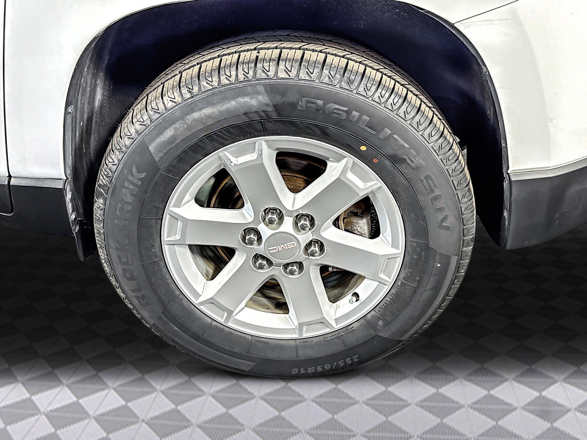 Used 2016 GMC Acadia SLE image 37