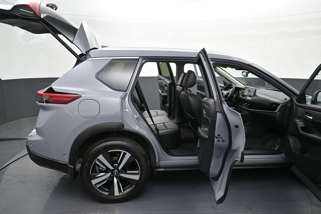 Used 2025 Nissan Rogue SL w/ SL Premium Package AWD/4WD image 10
