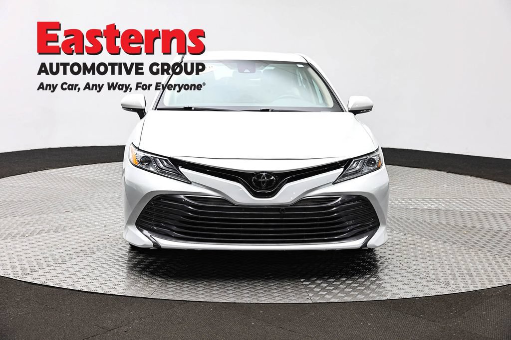 Used 2019 Toyota Camry XLE w/ Carpet Mat Package FWD image 2