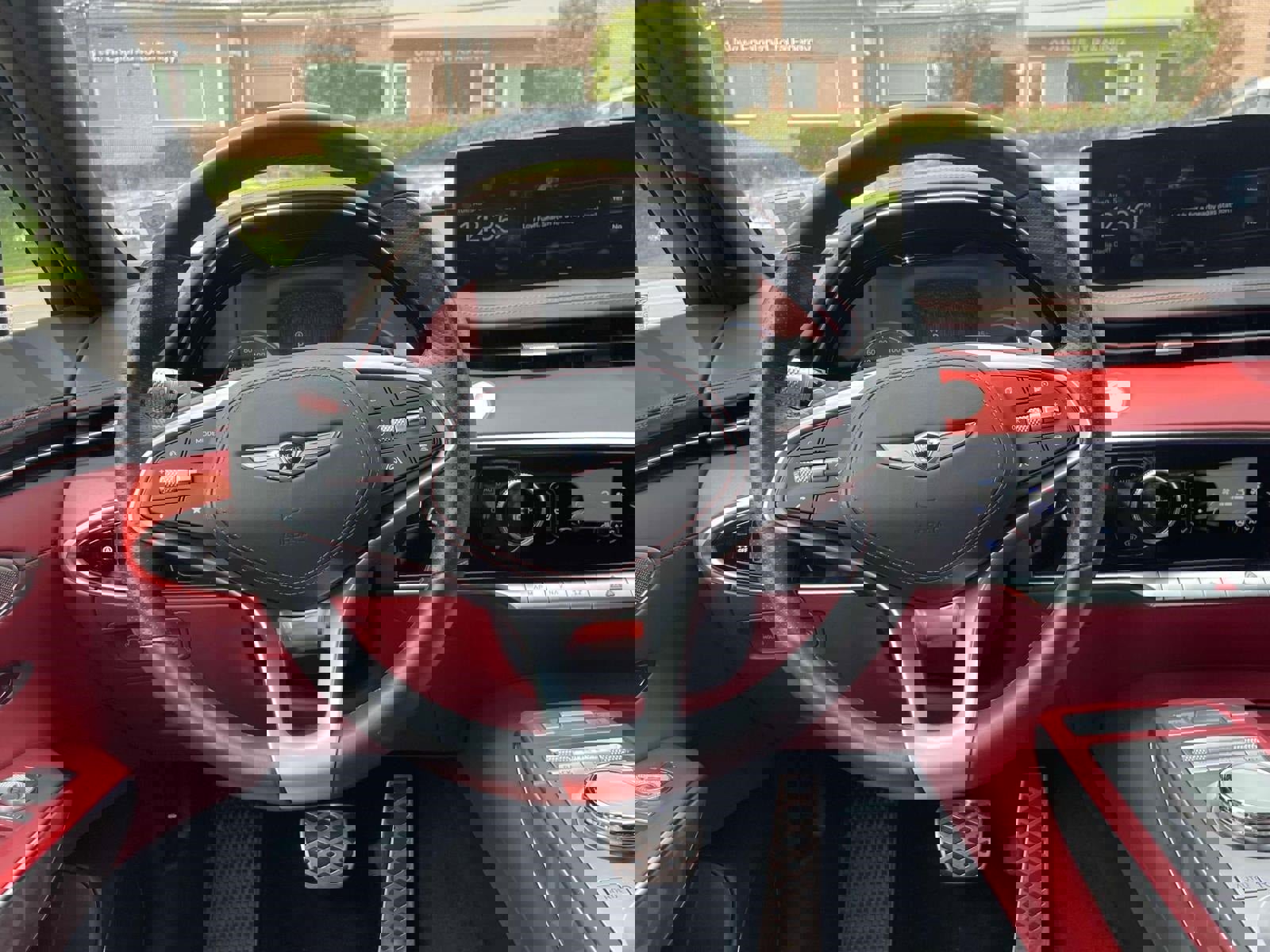 Used 2025 Genesis GV70 3.5T Sport w/ Sport Advanced Package image 14