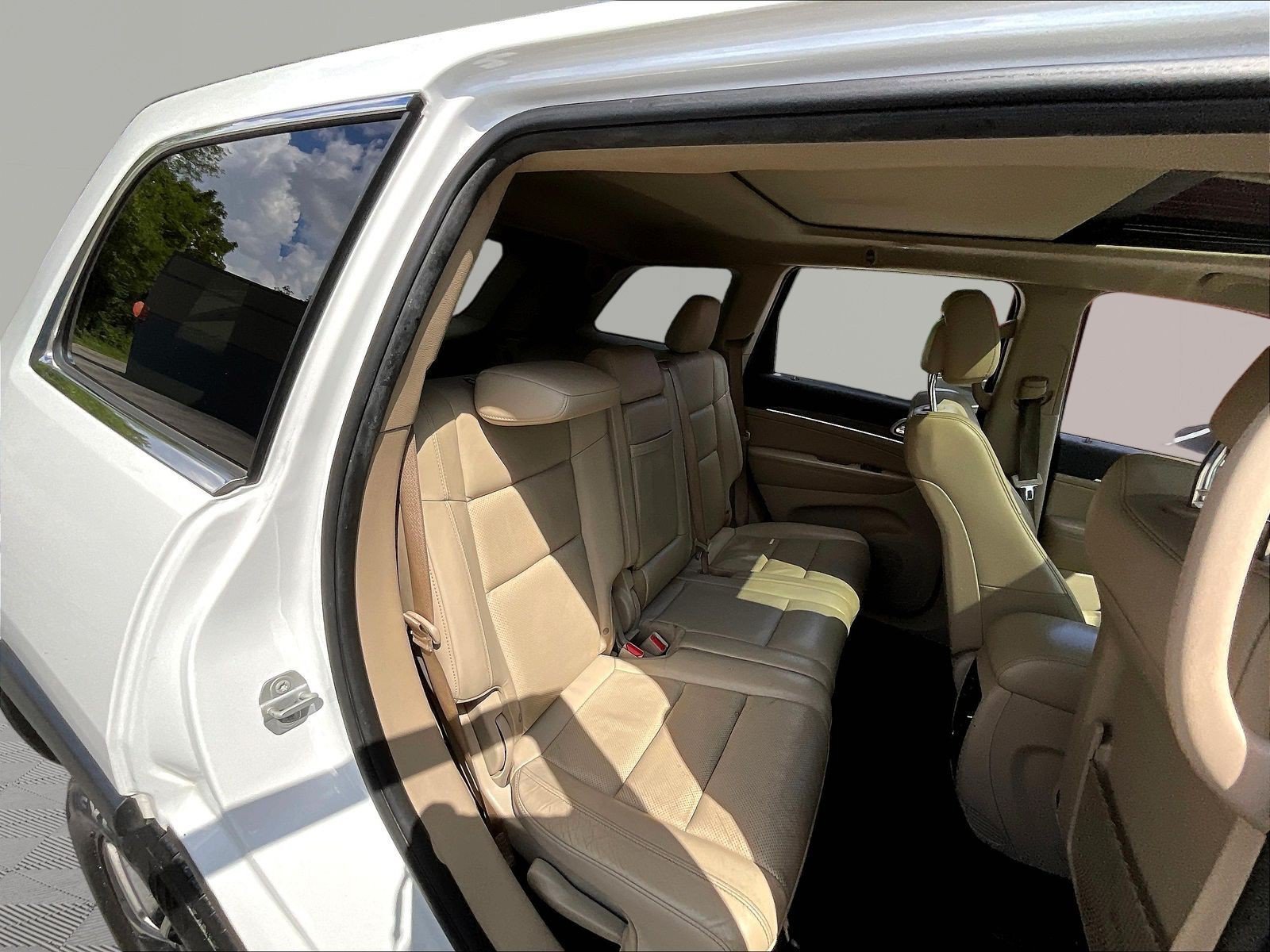 Used 2020 Jeep Grand Cherokee Limited w/ Luxury Group II AWD/4WD image 26