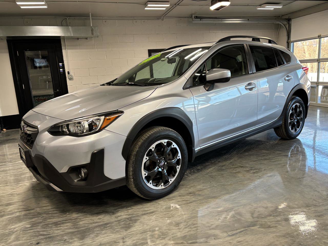 Used 2022 Subaru Crosstrek 2.0i Premium w/ Moonroof Package image 3