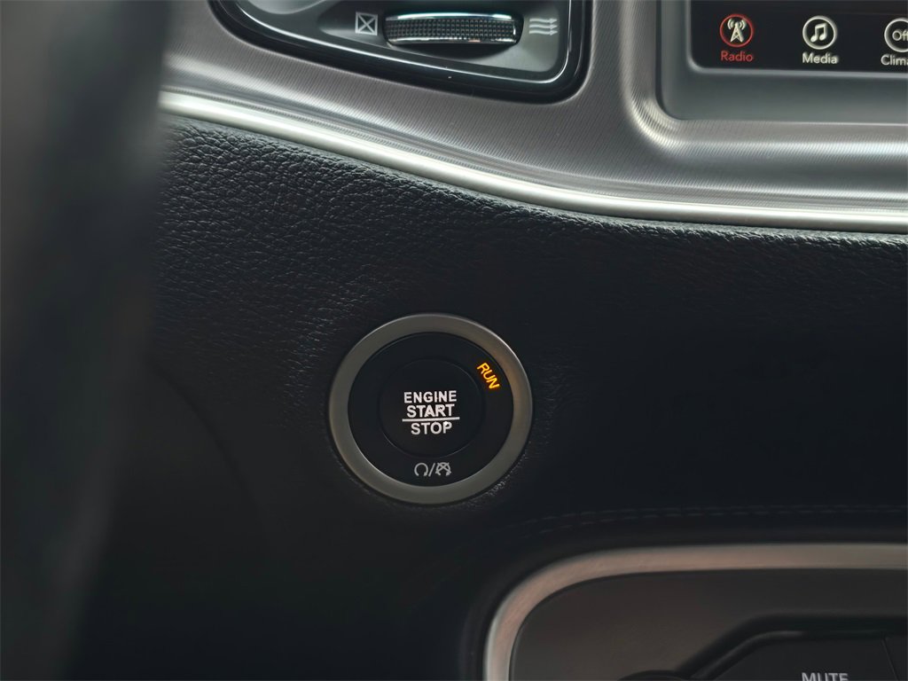 Used 2022 Dodge Challenger R/T image 27